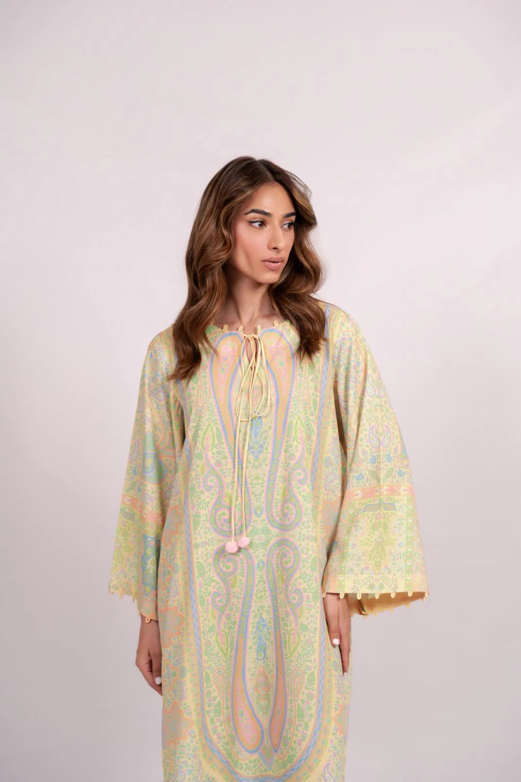 Roya A | BARAÉ KHANOM
