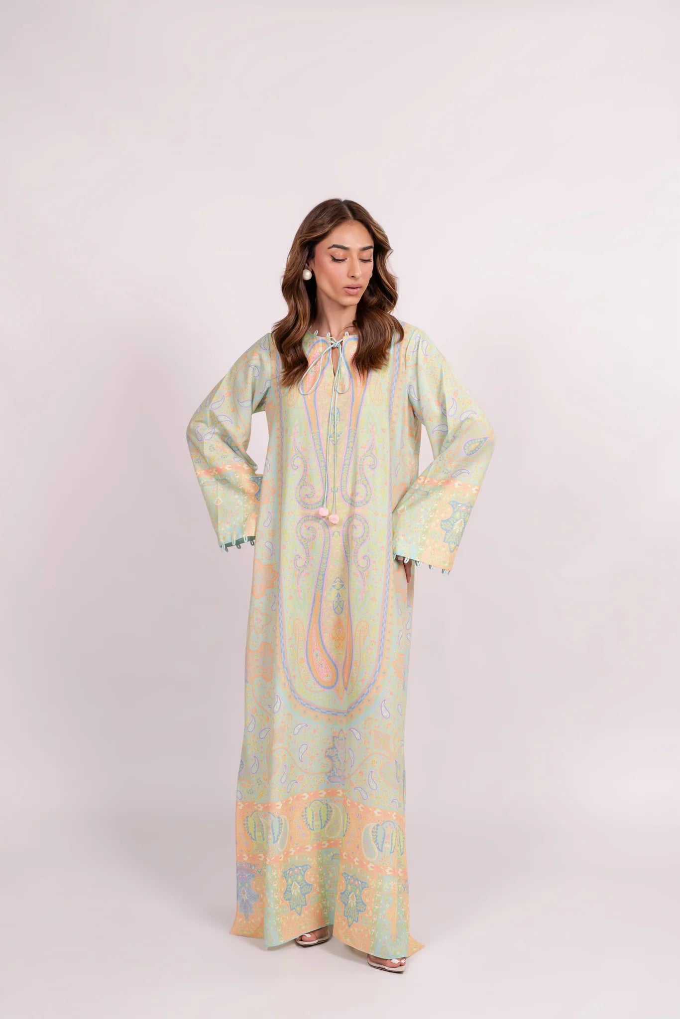 Roya B | BARAÉ KHANOM