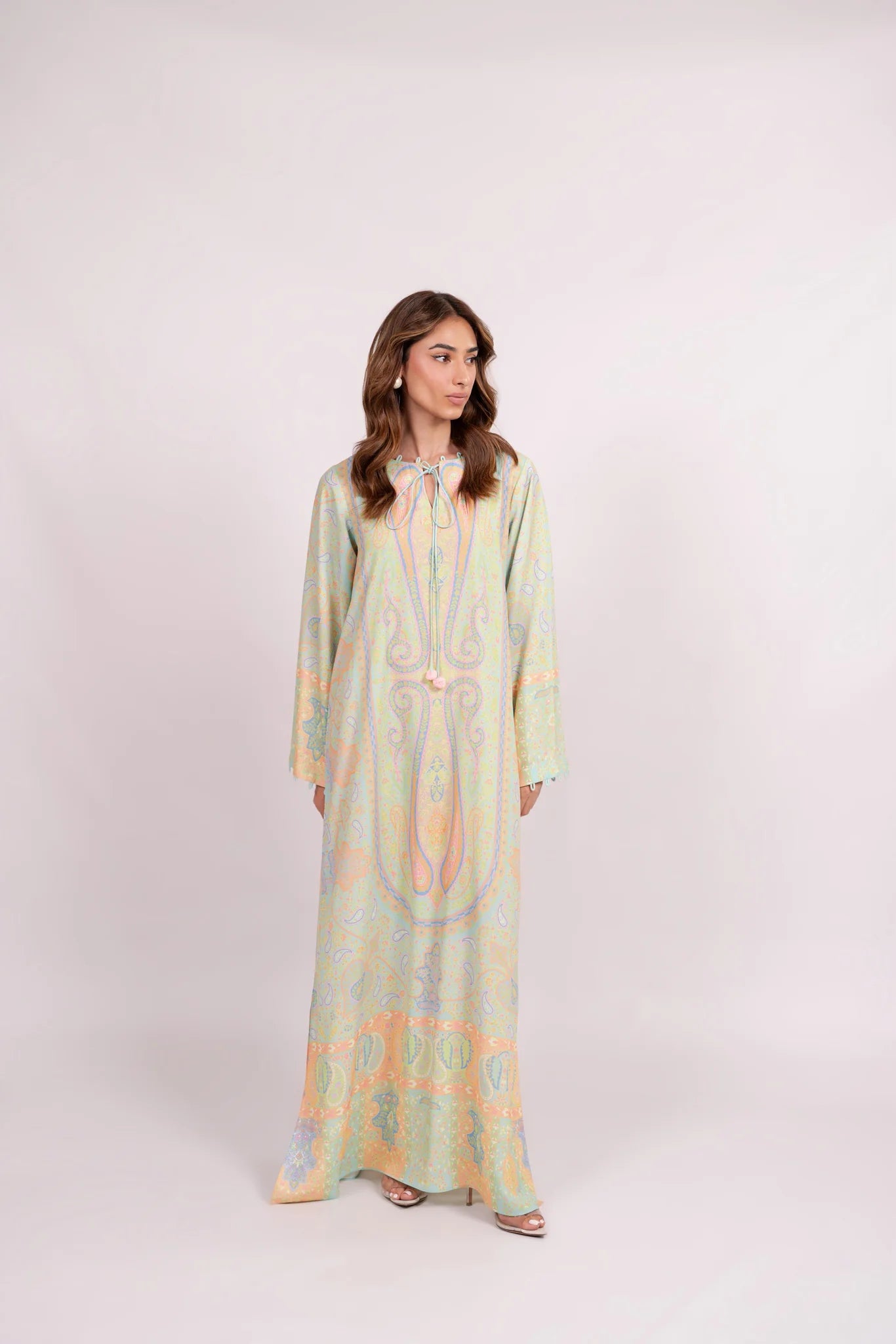 Roya B | BARAÉ KHANOM