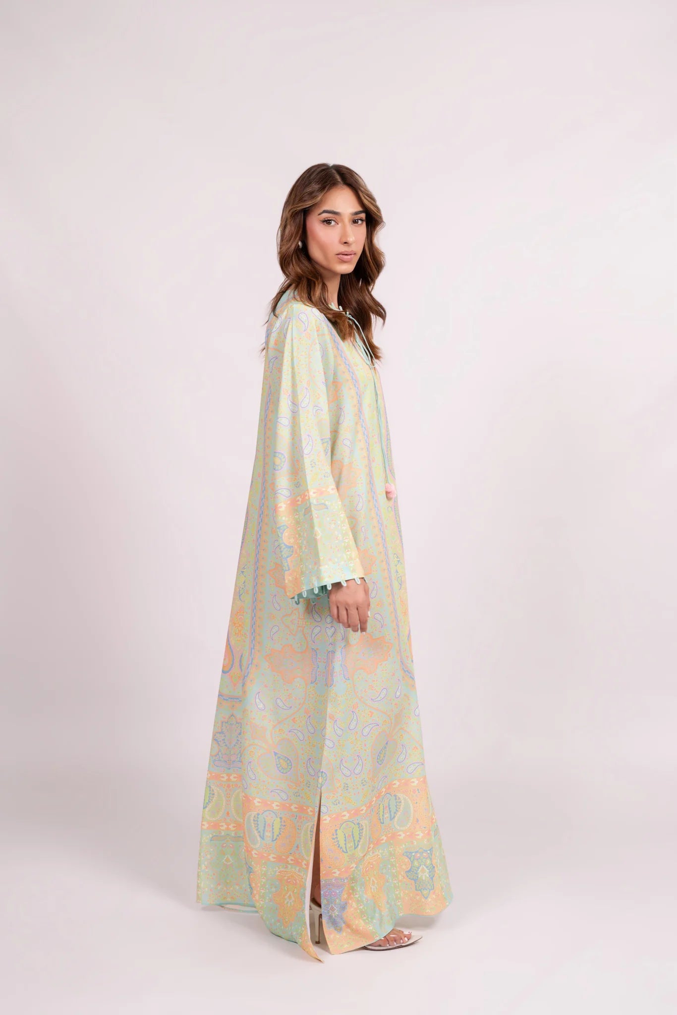 Roya B | BARAÉ KHANOM