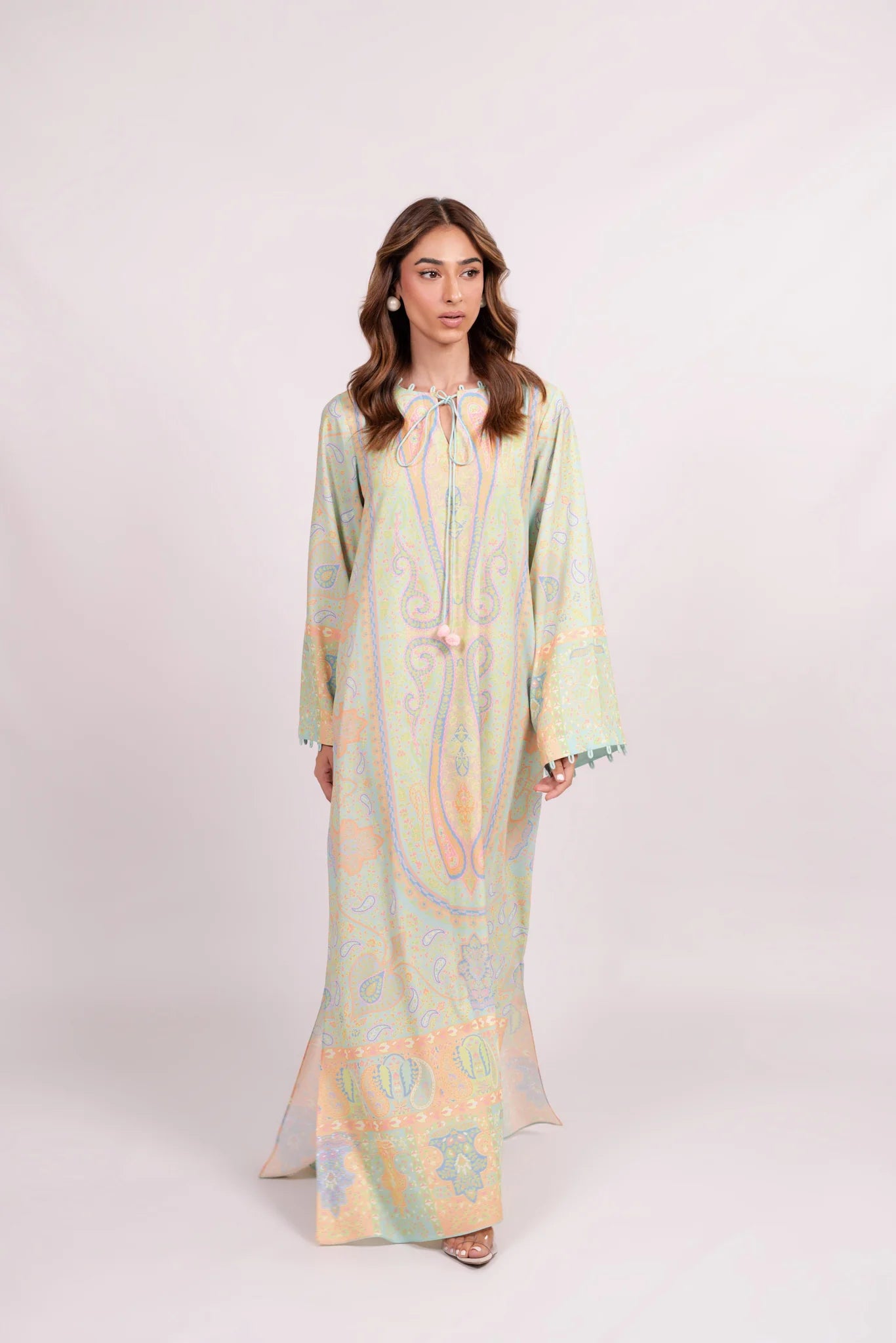 Roya B | BARAÉ KHANOM
