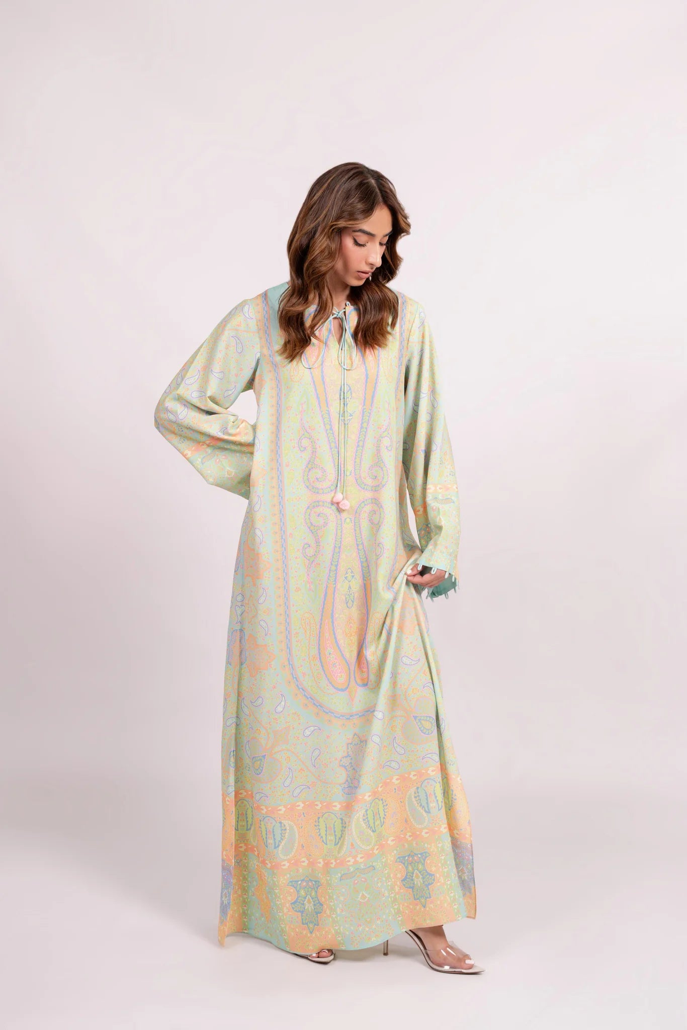 Roya B | BARAÉ KHANOM