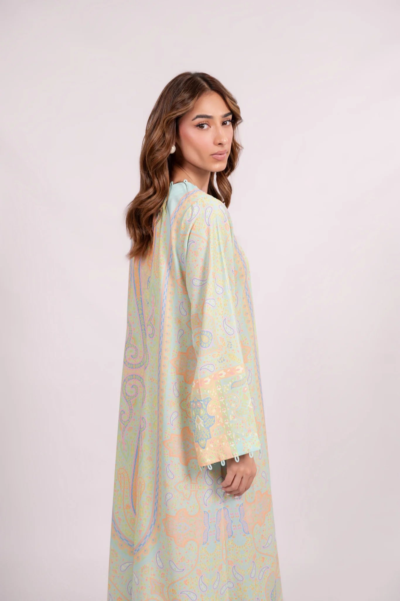 Roya B | BARAÉ KHANOM