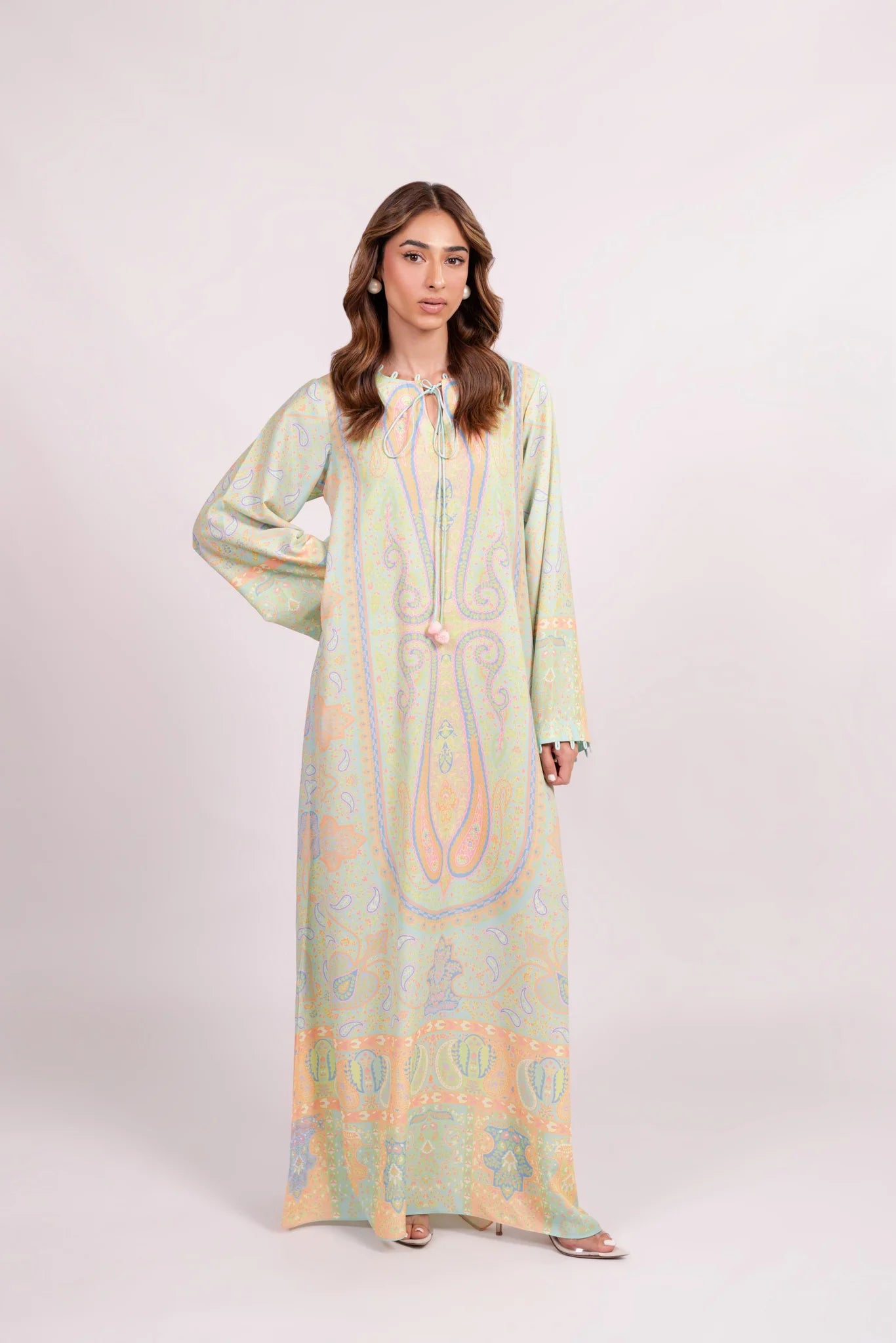 Roya B | BARAÉ KHANOM