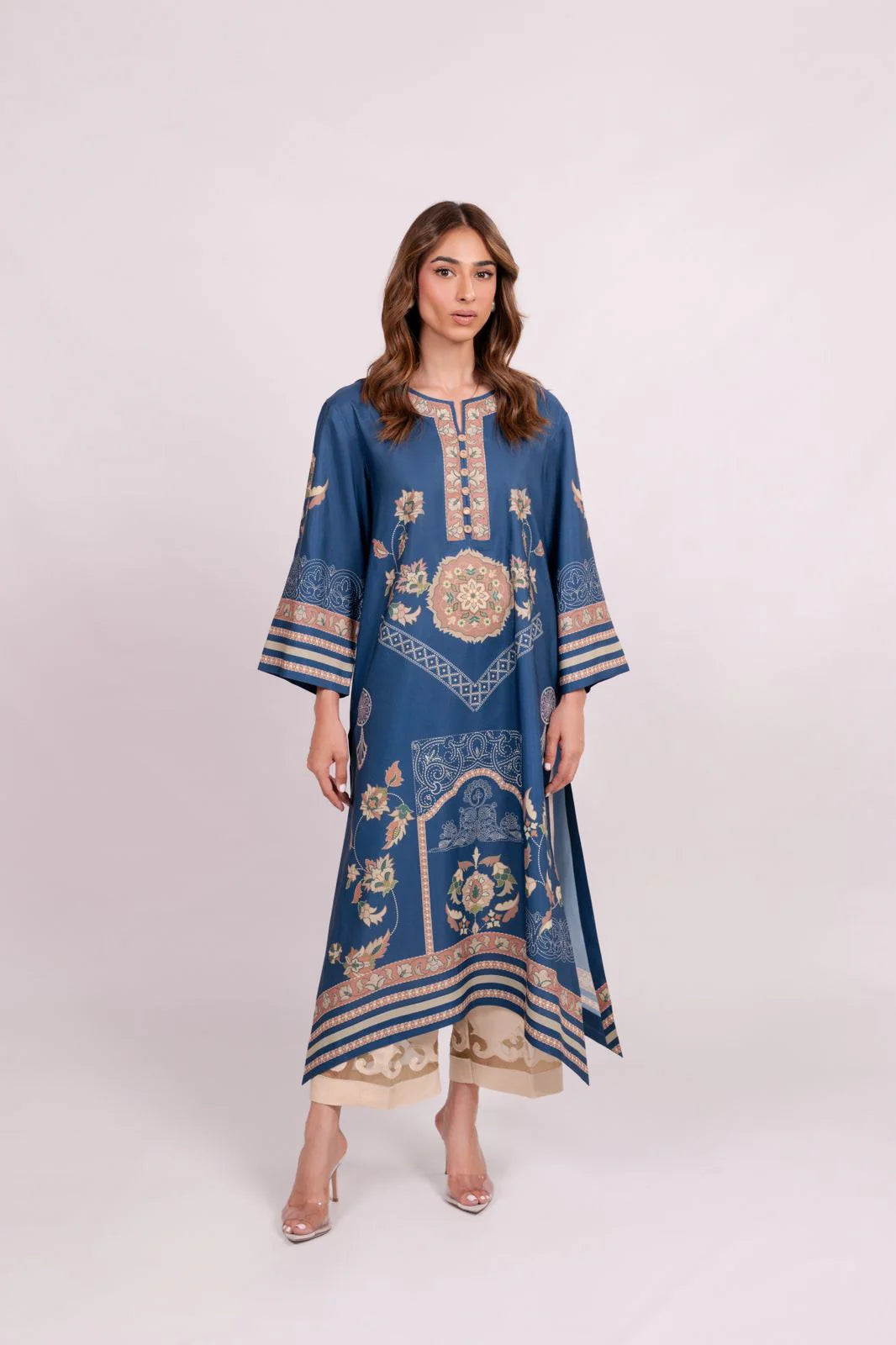 Sameera A | BARAÉ KHANOM