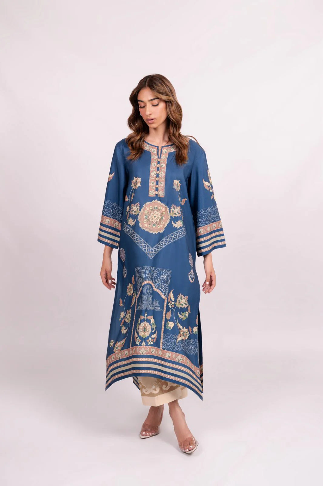 Sameera A | BARAÉ KHANOM