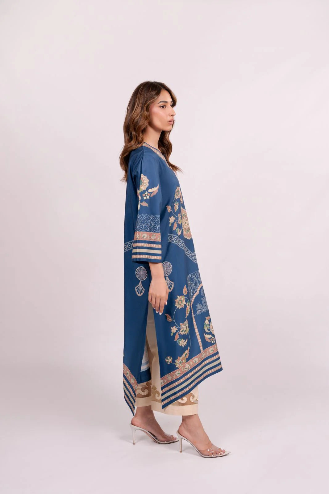 Sameera A | BARAÉ KHANOM