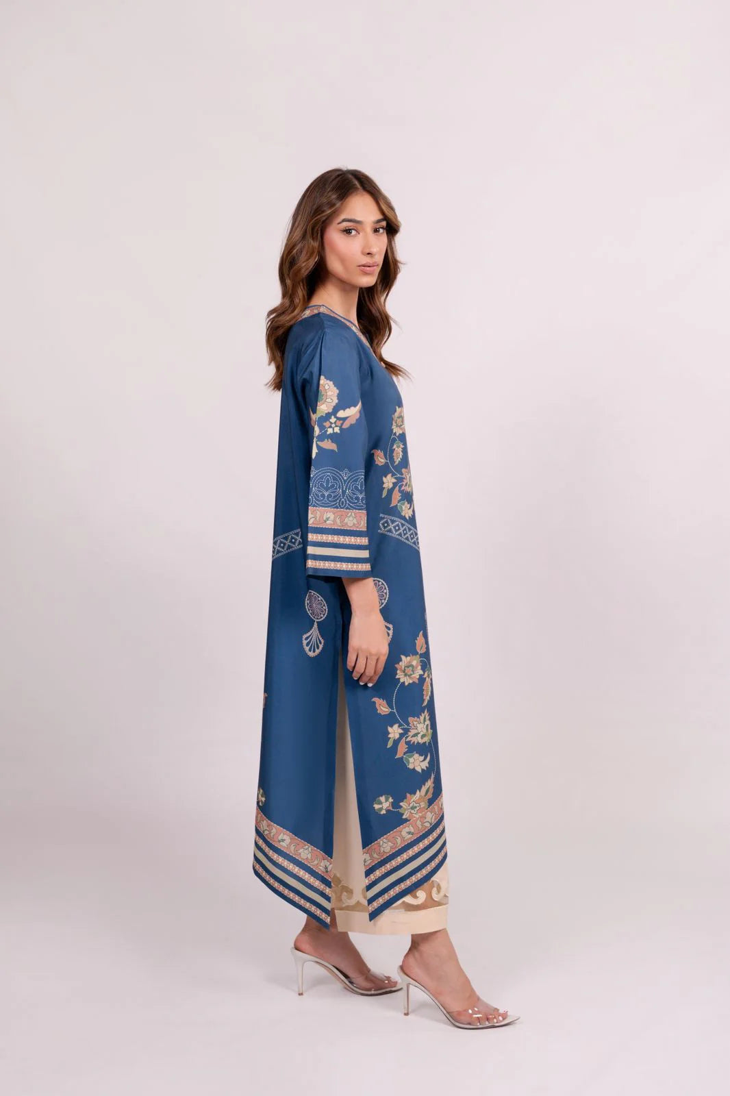 Sameera A | BARAÉ KHANOM