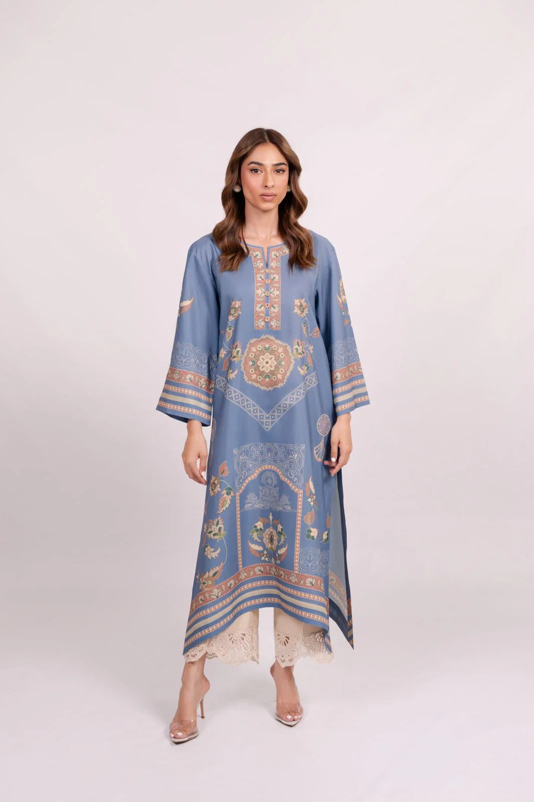 Sameera B | BARAÉ KHANOM