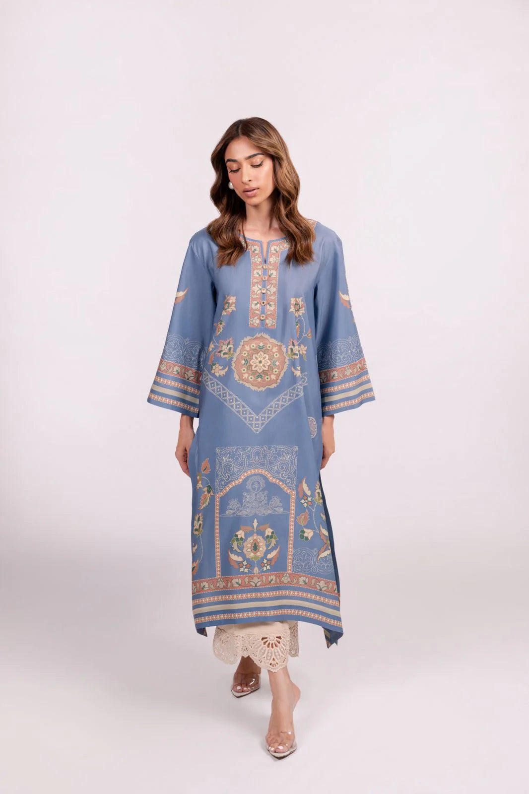 Sameera B | BARAÉ KHANOM
