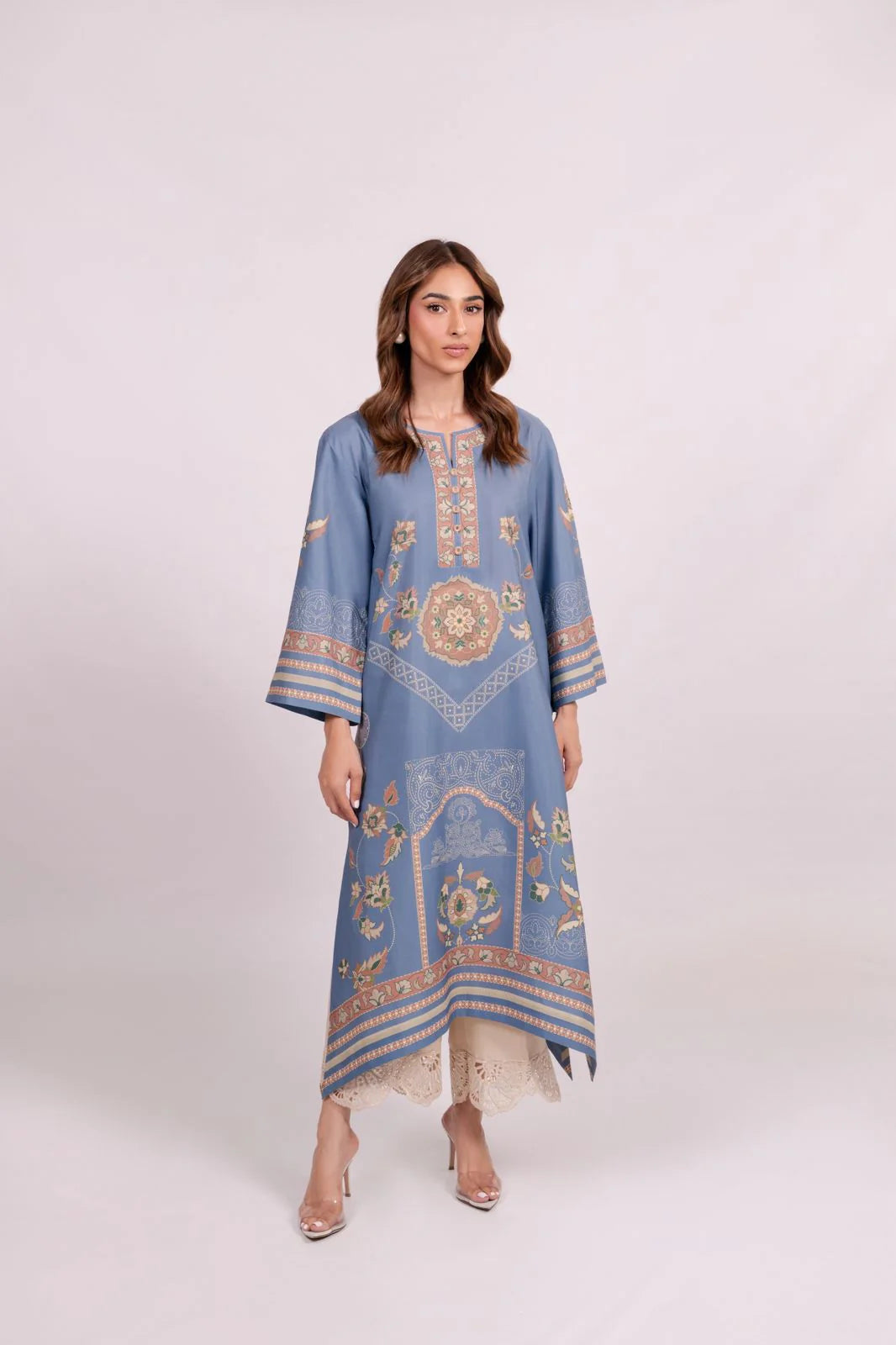 Sameera B | BARAÉ KHANOM