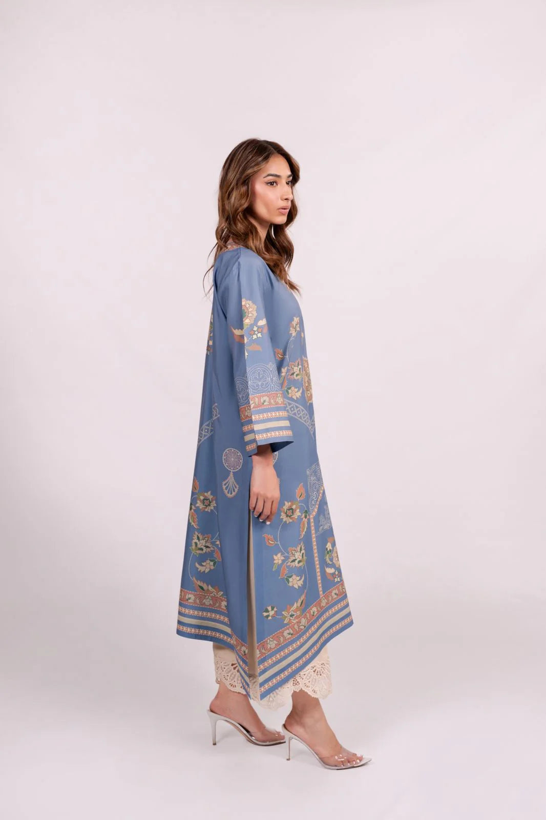 Sameera B | BARAÉ KHANOM