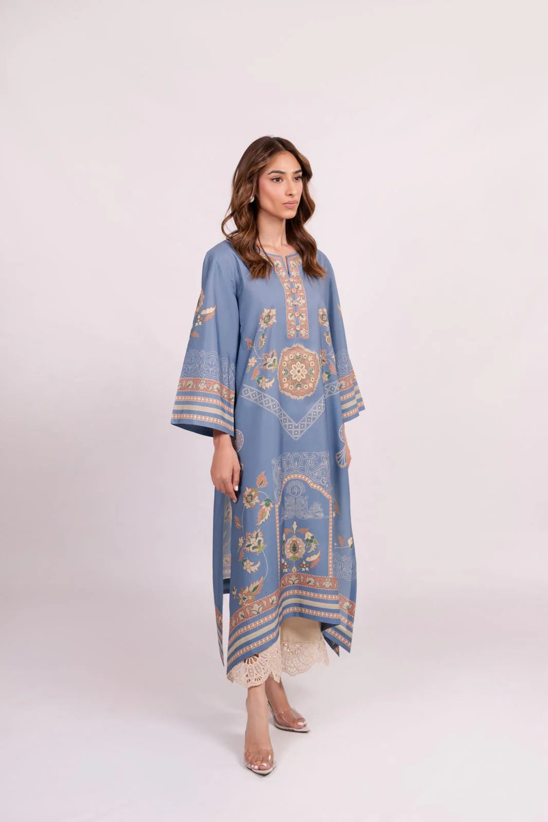 Sameera B | BARAÉ KHANOM