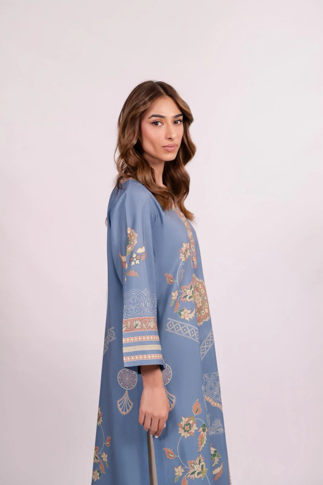 Sameera B | BARAÉ KHANOM