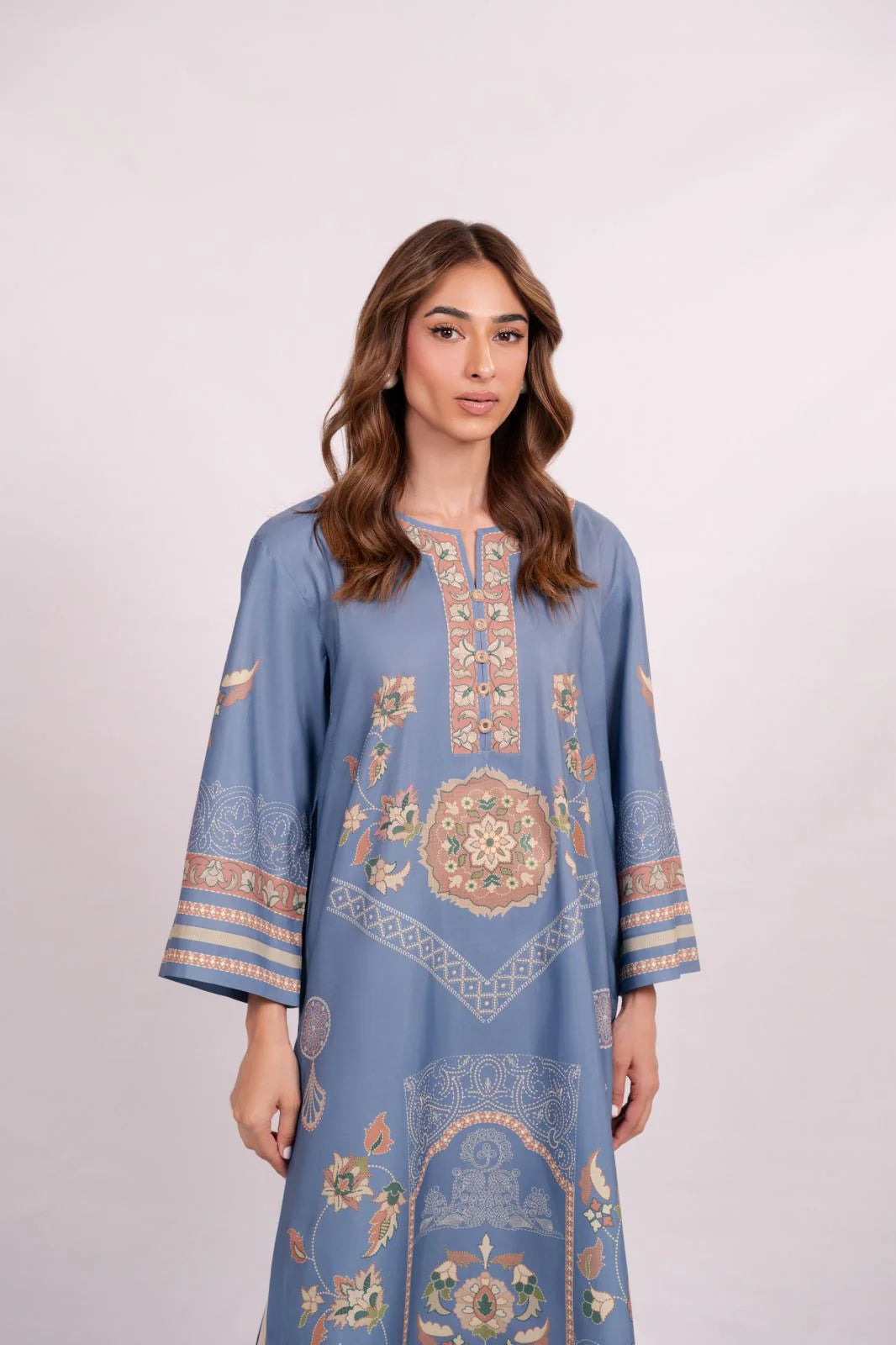 Sameera B | BARAÉ KHANOM
