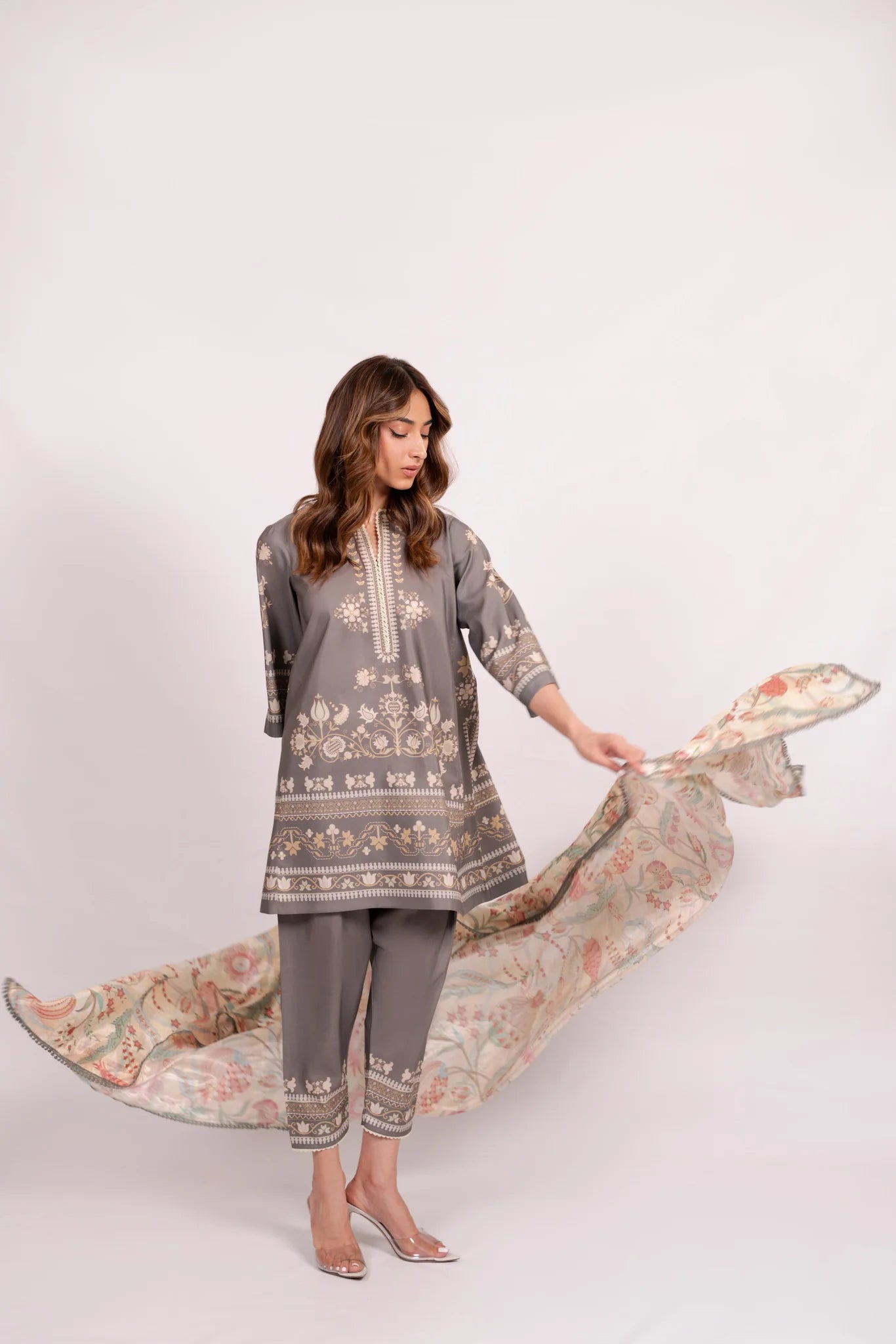 Naila A | BARAÉ KHANOM