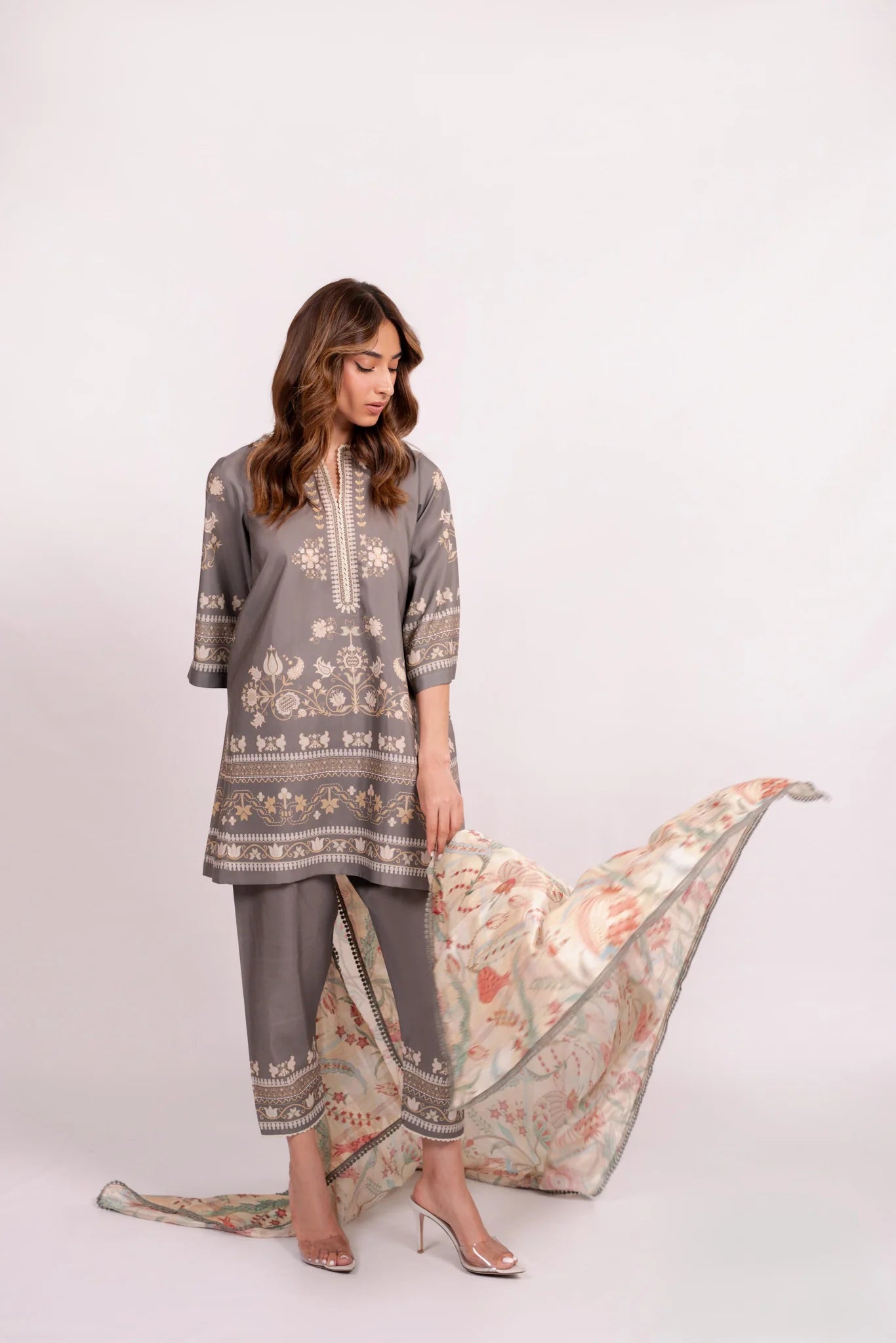 Naila A | BARAÉ KHANOM