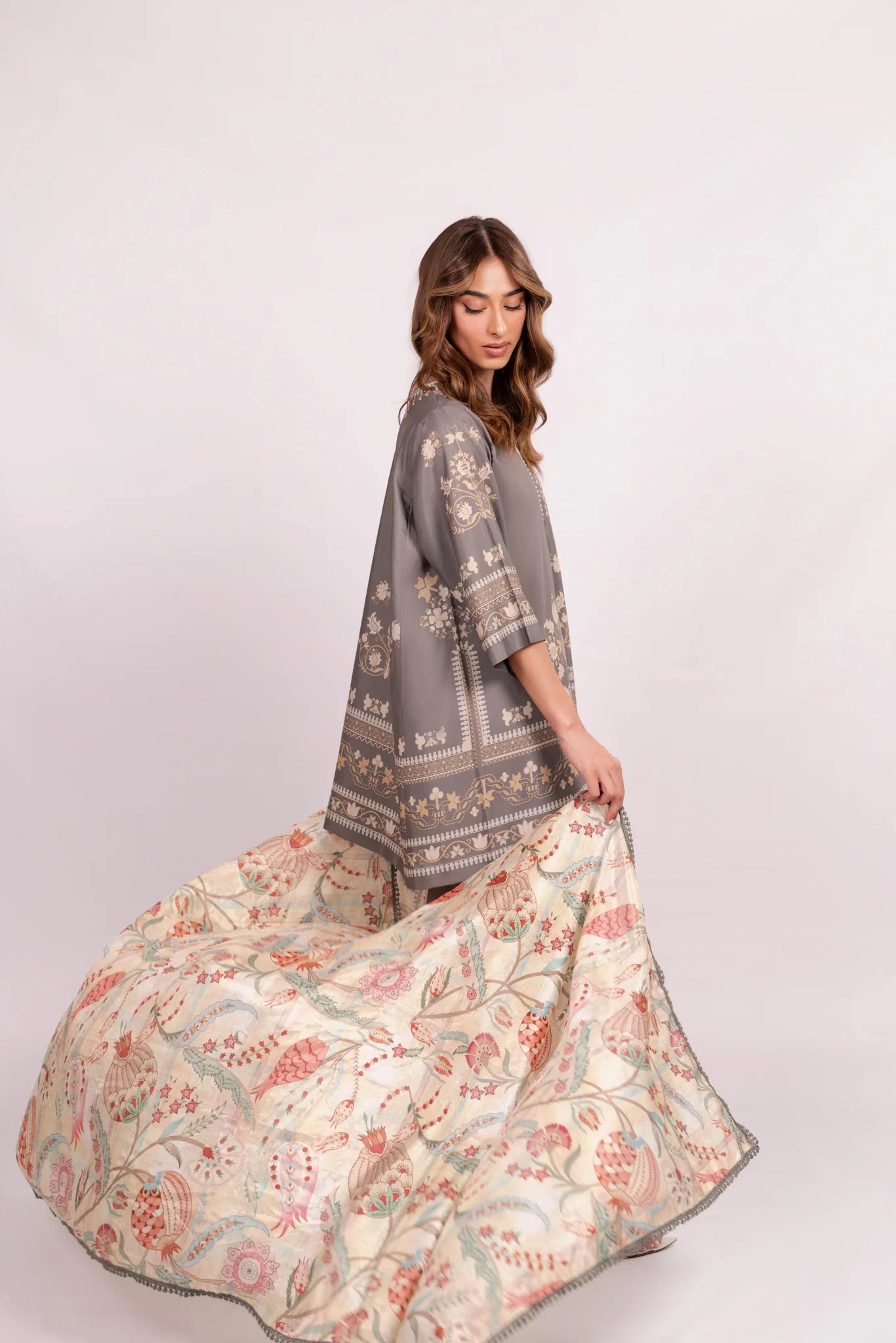 Naila A | BARAÉ KHANOM