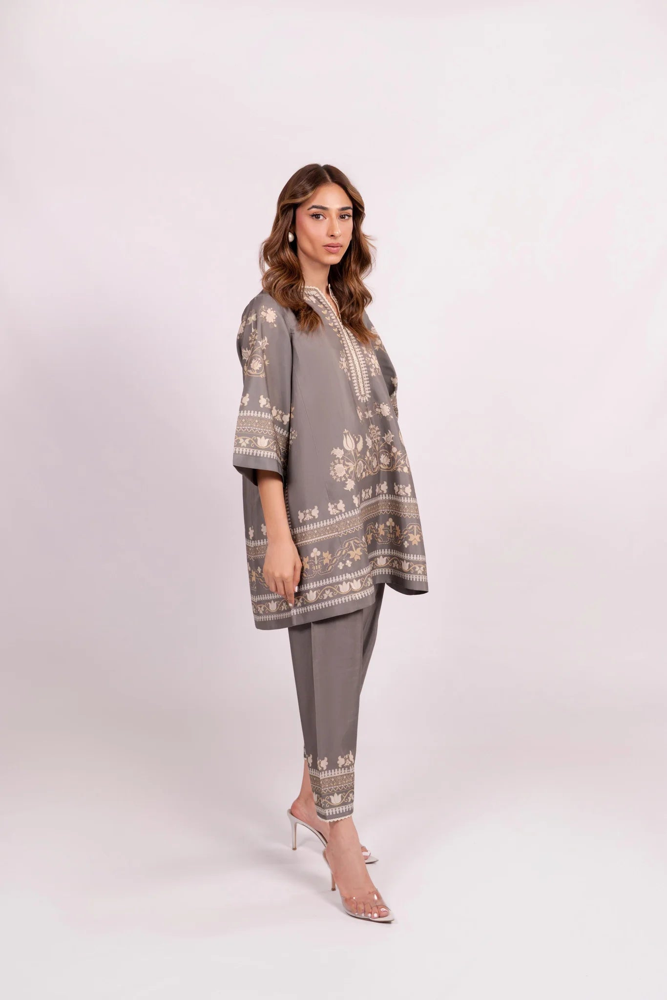 Naila A | BARAÉ KHANOM