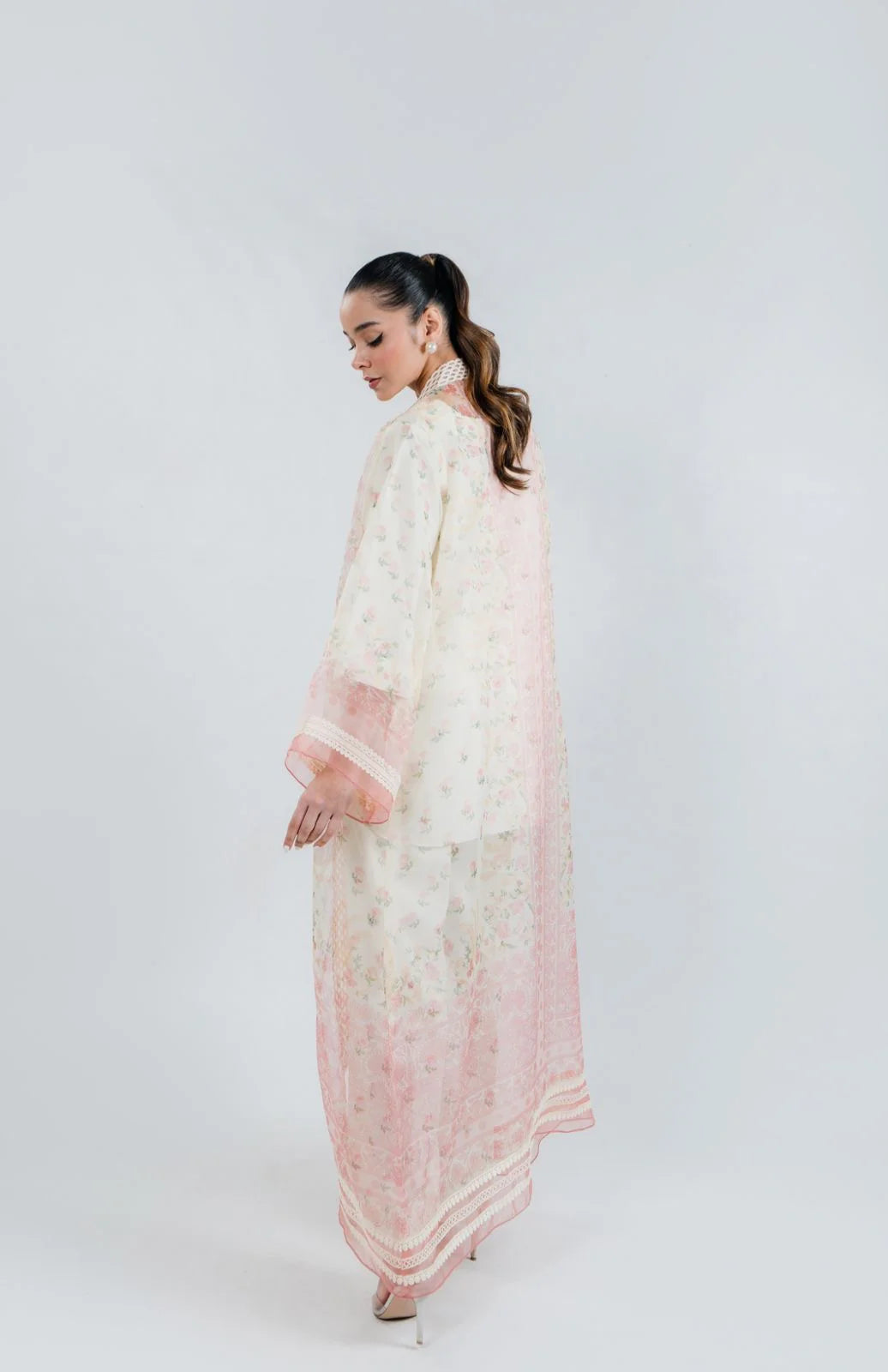 Nihan (B) | BARAÉ KHANOM