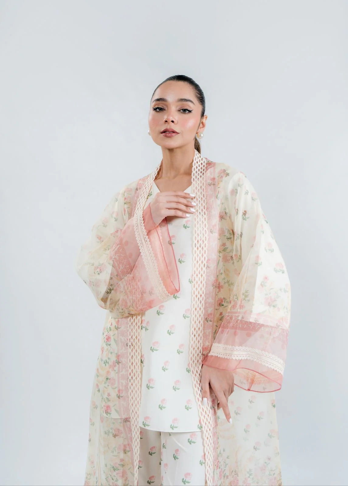 Nihan (B) | BARAÉ KHANOM