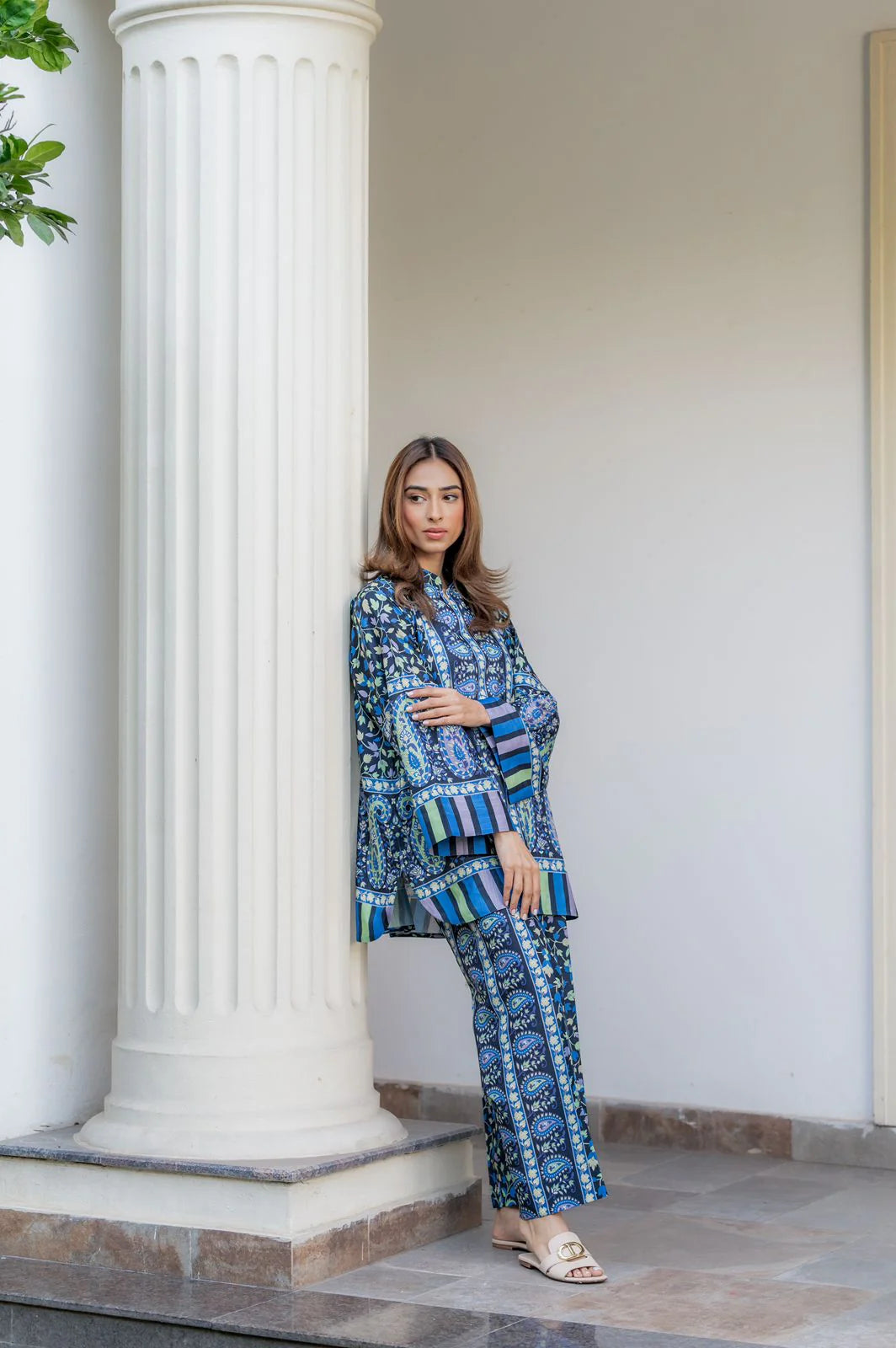 NORA (A) | BARAÉ KHANOM