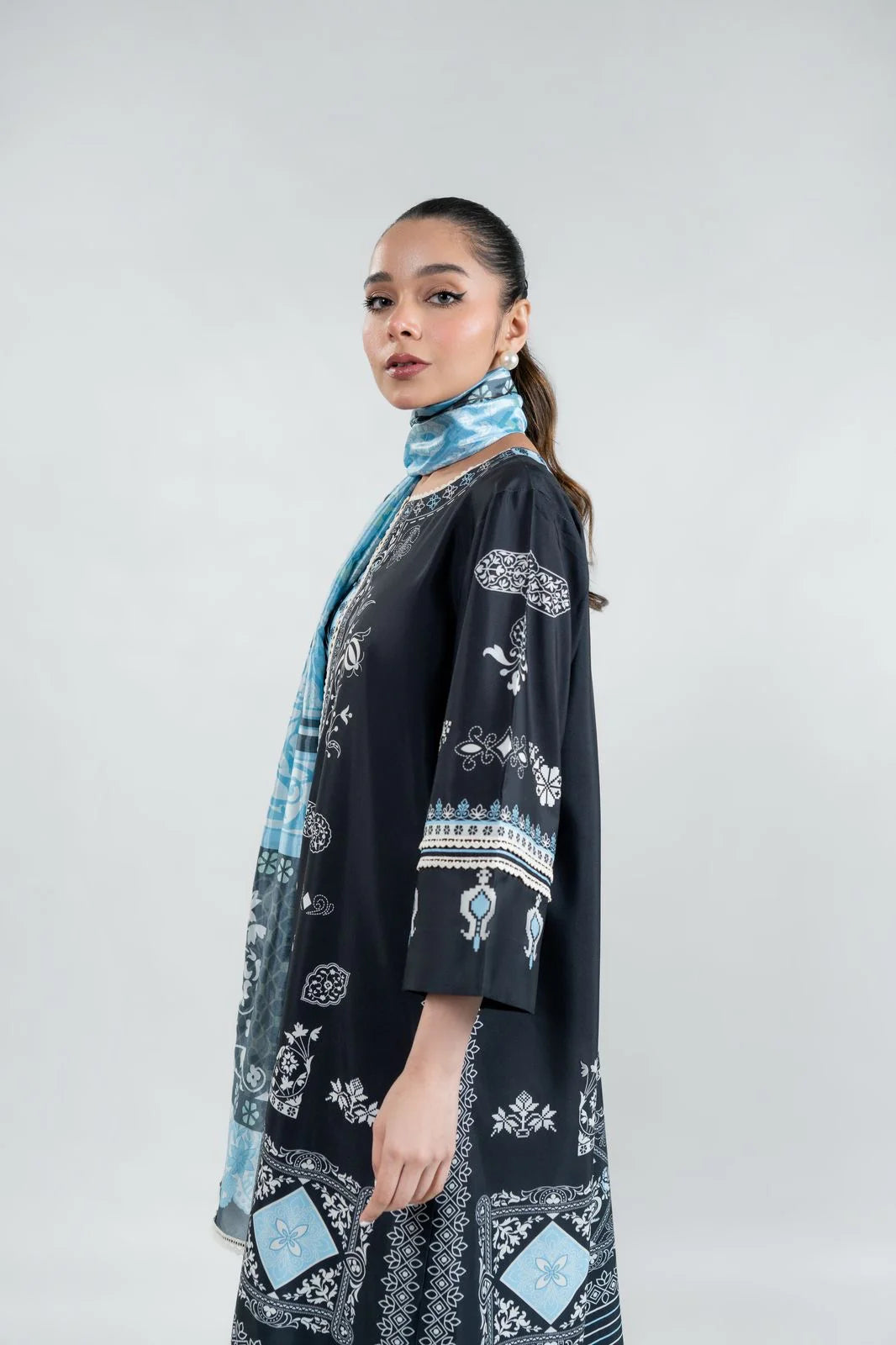 Selma (C) | BARAÉ KHANOM