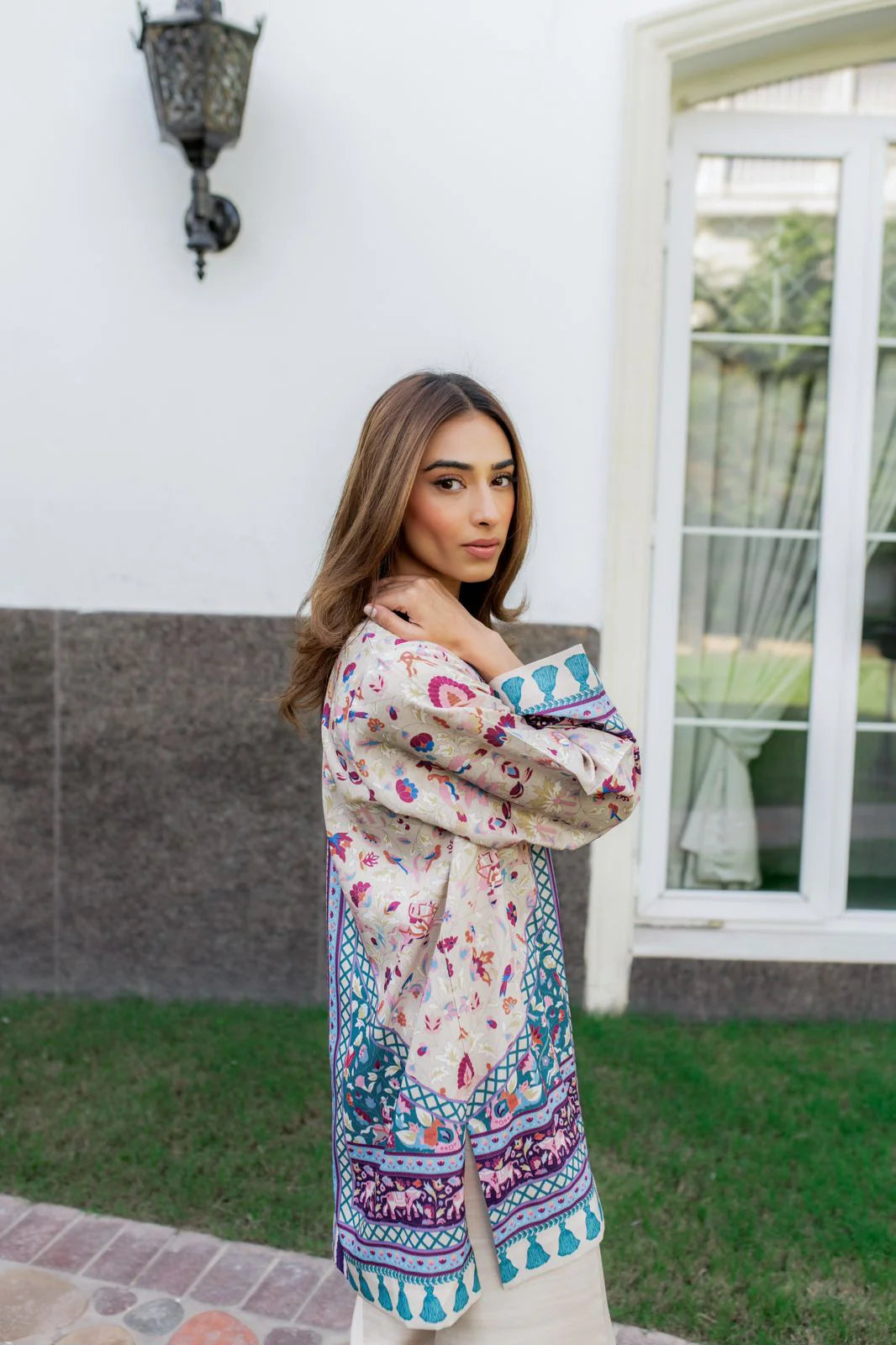 EVA (B) | BARAÉ KHANOM