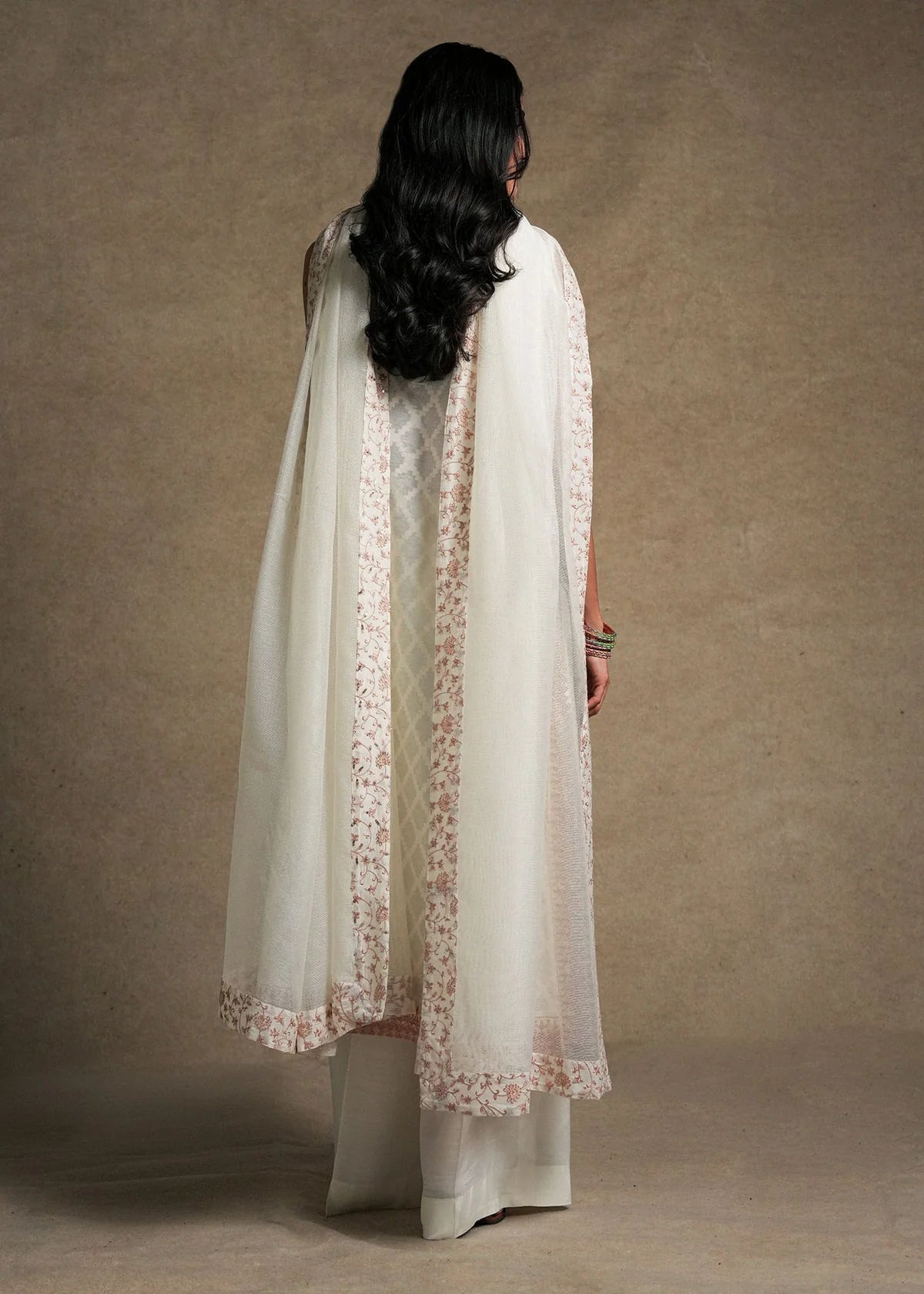 LWJ-2025-07-W | LAJ BY LAJWANTI