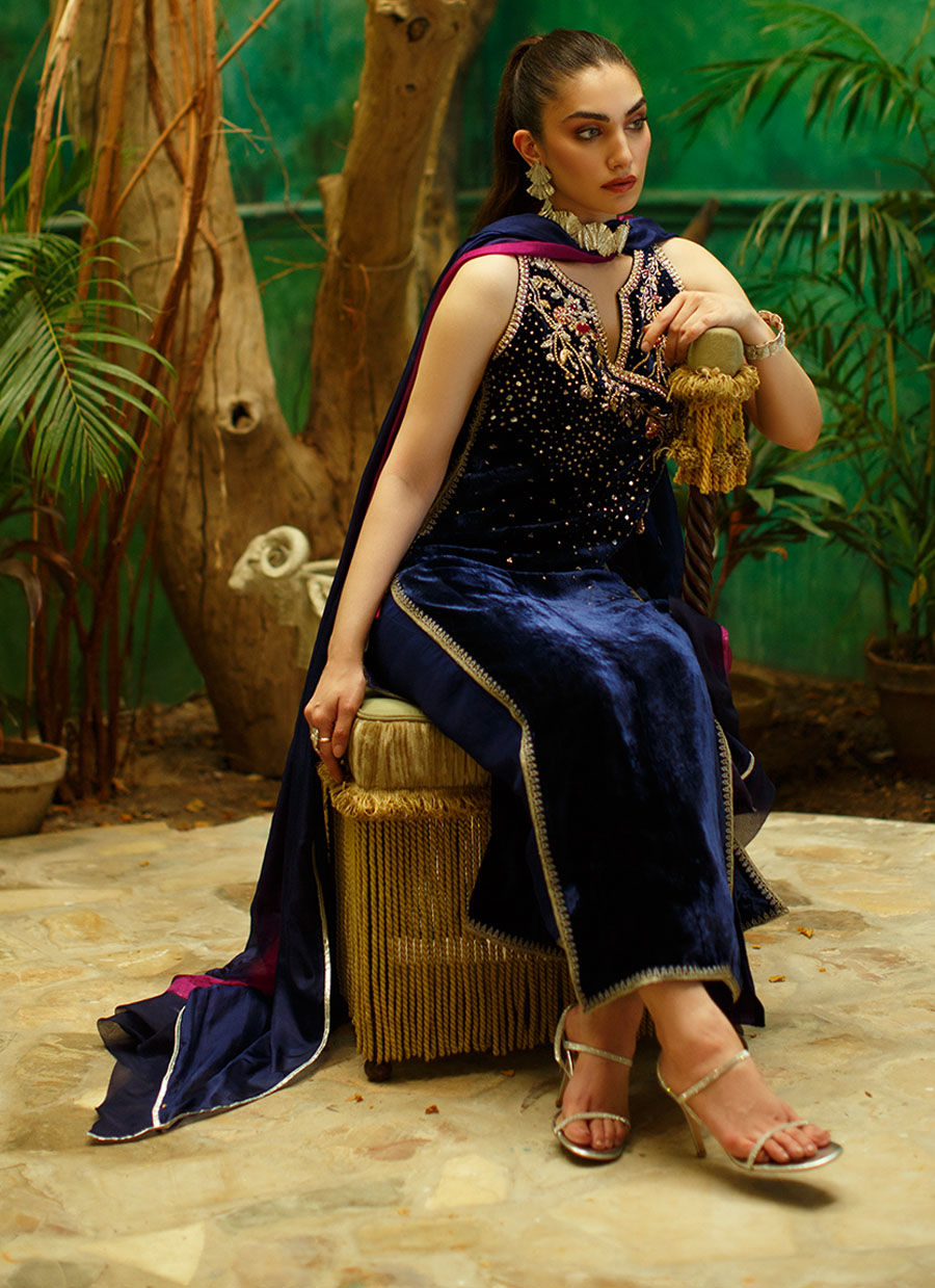 Nasrin Shirt And Dupatta | Velvet | FARAH TALIB AZIZ