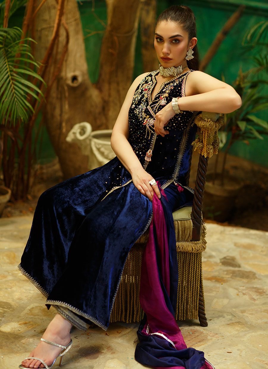 Nasrin Shirt And Dupatta | Velvet | FARAH TALIB AZIZ
