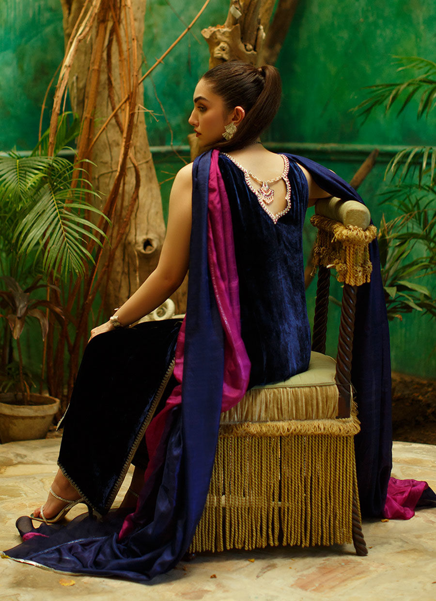 Nasrin Shirt And Dupatta | Velvet | FARAH TALIB AZIZ