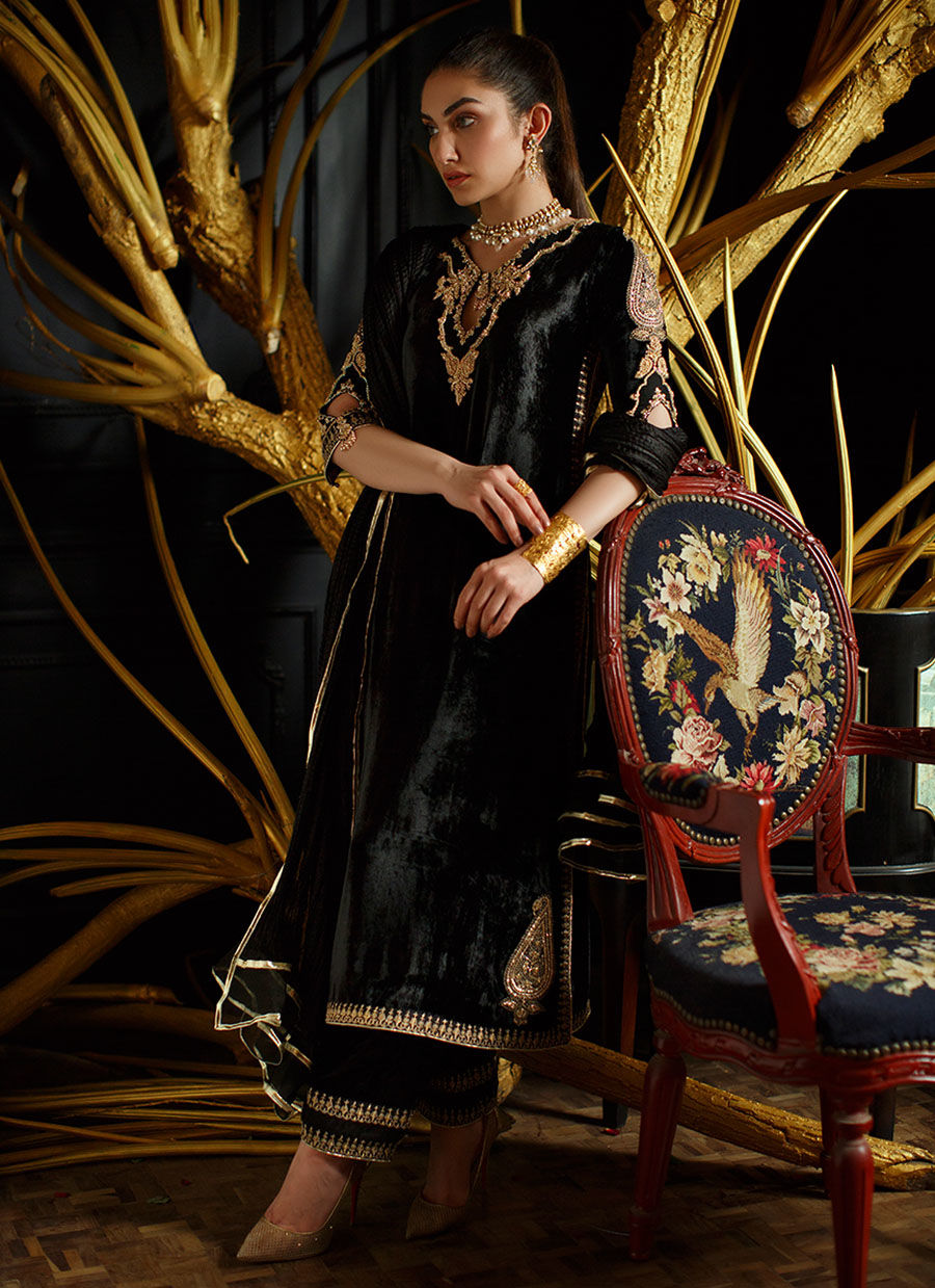 Aylin Shirt And Dupatta | Velvet | FARAH TALIB AZIZ