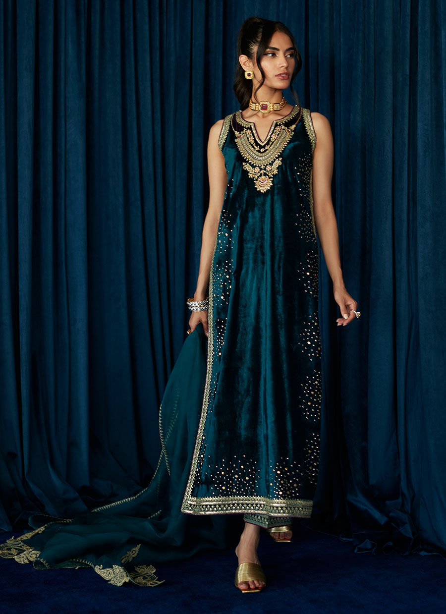 Audery Emerald Shirt And Dupatta | Velvet | FARAH TALIB AZIZ