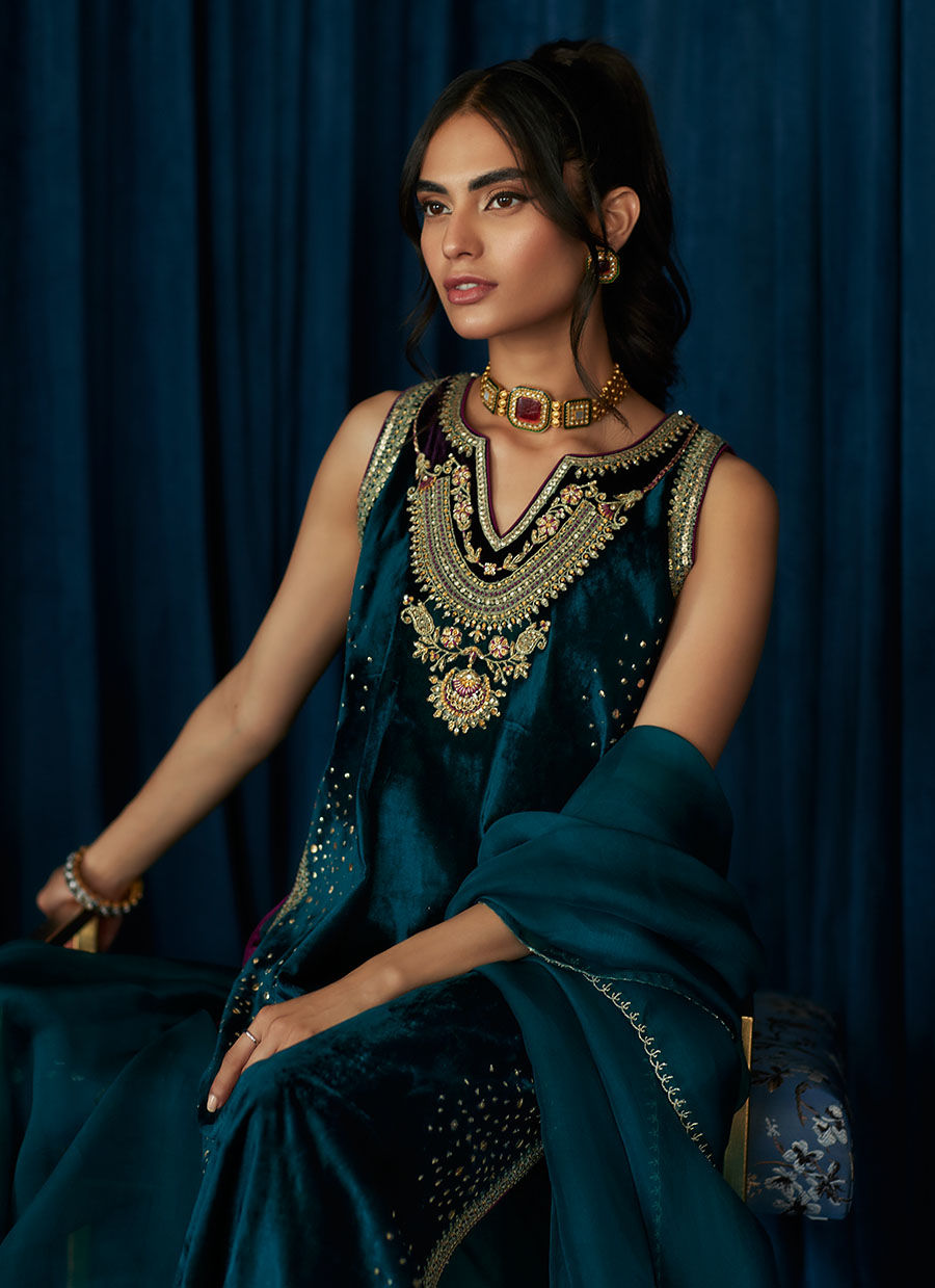 Audery Emerald Shirt And Dupatta | Velvet | FARAH TALIB AZIZ