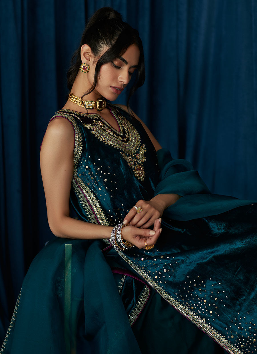 Audery Emerald Shirt And Dupatta | Velvet | FARAH TALIB AZIZ