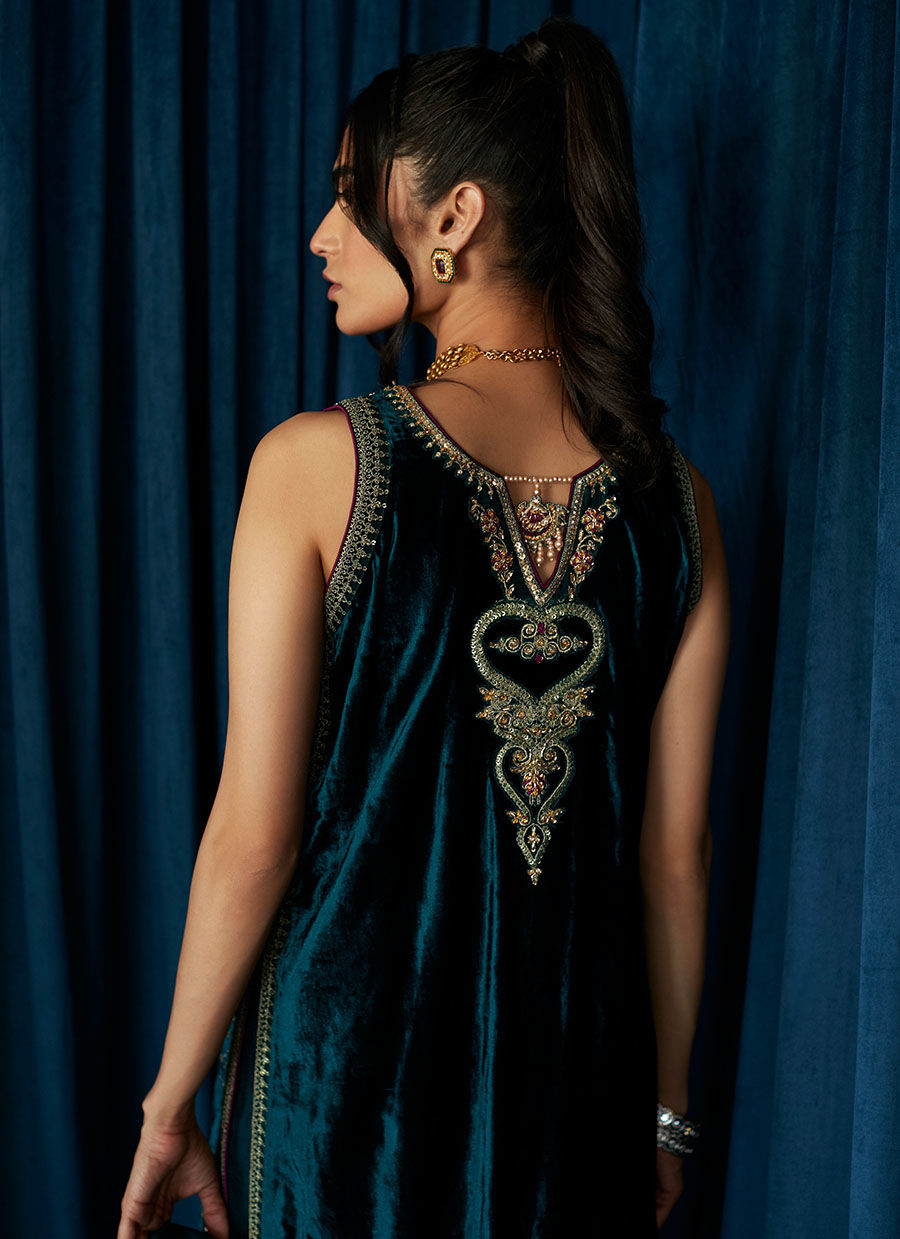 Audery Emerald Shirt And Dupatta | Velvet | FARAH TALIB AZIZ