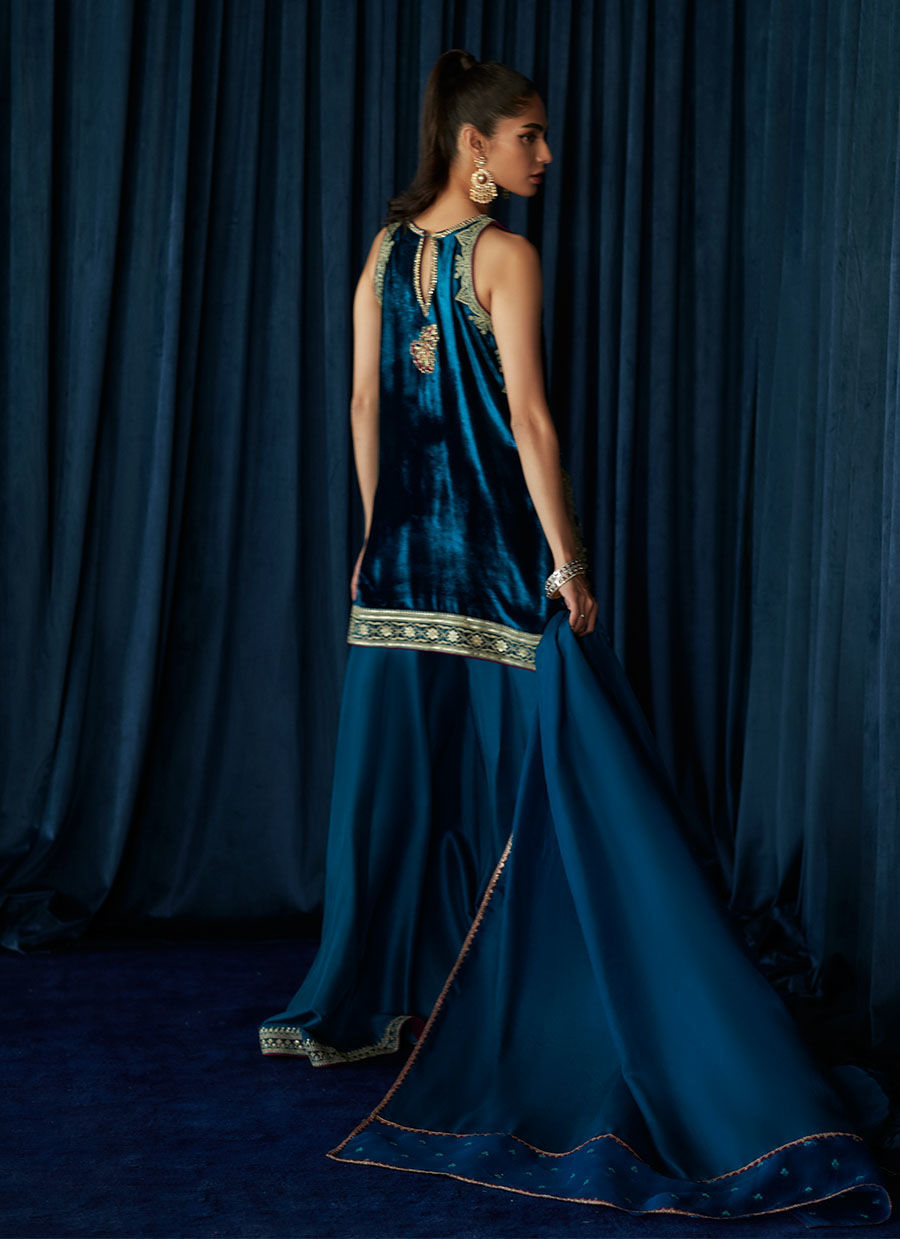 Shirley Shirt And Dupatta | Velvet | FARAH TALIB AZIZ