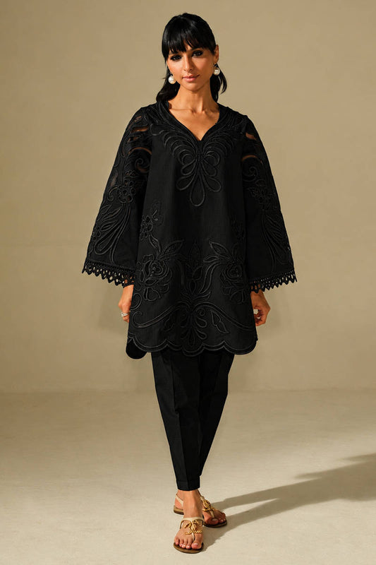 IVORY ROSE IN BLACK | DHOOP | FARIDA HASAN