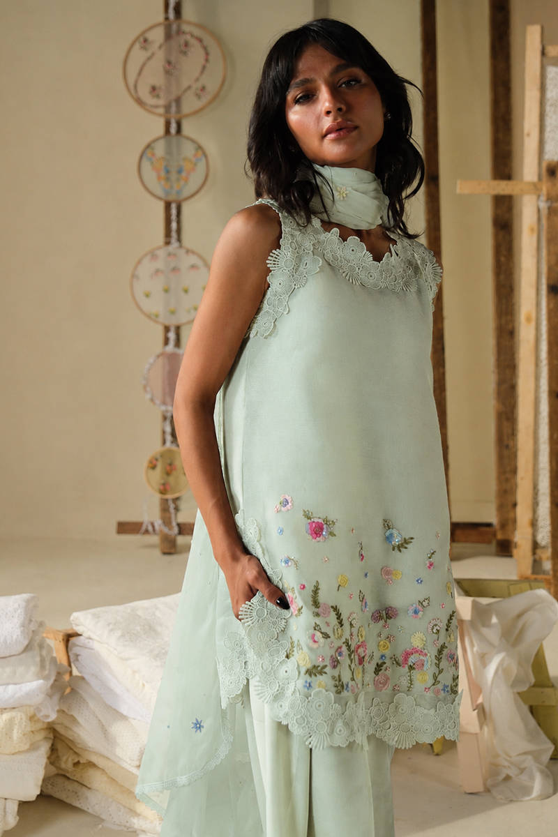 DUST PINK IN AQUA | DHOOP | FARIDA HASAN