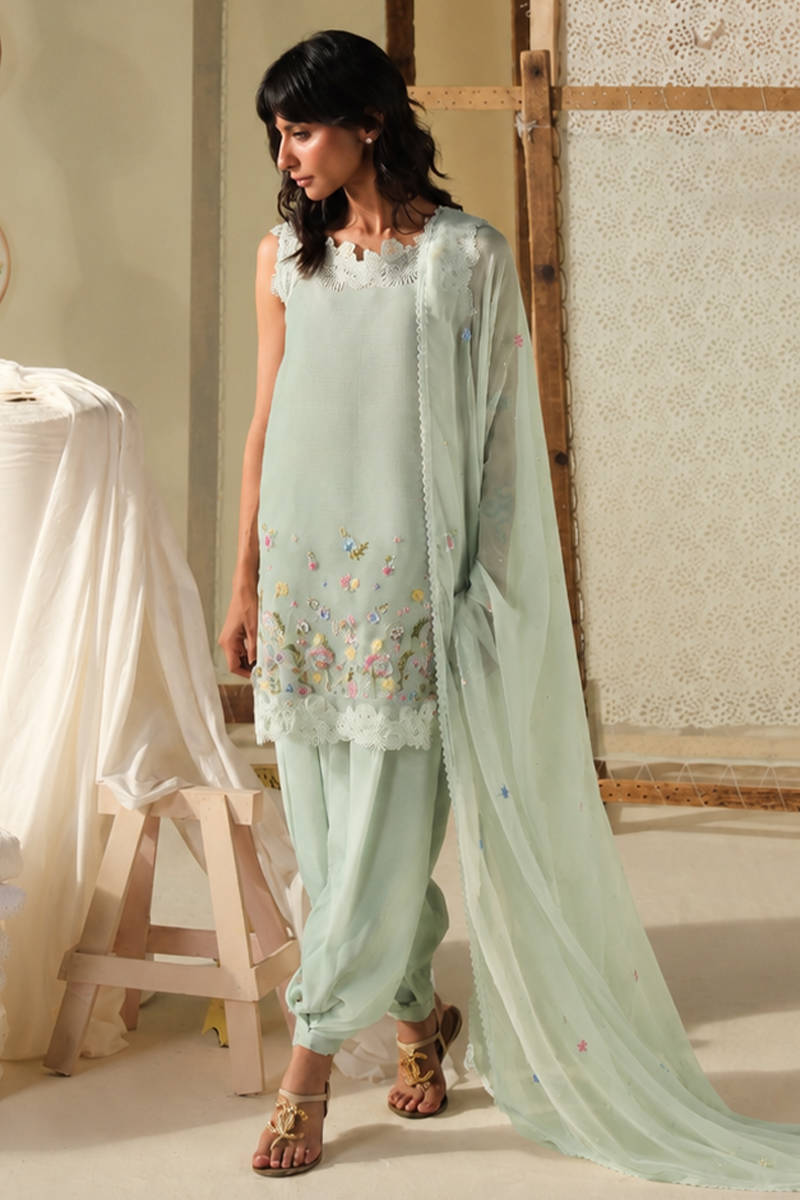 DUST PINK IN AQUA | DHOOP | FARIDA HASAN