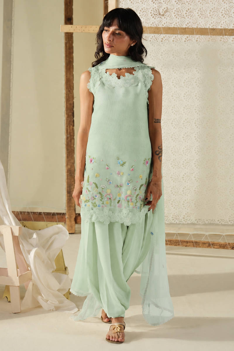 DUST PINK IN AQUA | DHOOP | FARIDA HASAN