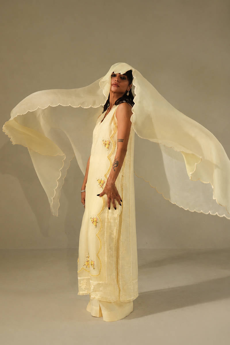 PINK LEMONADE IN YELLOW | DHOOP | FARIDA HASAN