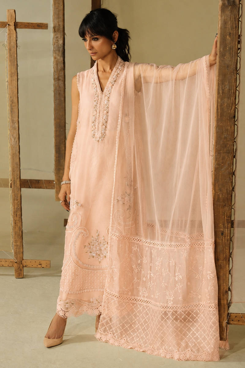 SUN-KISSED IN PINK | DHOOP | FARIDA HASAN