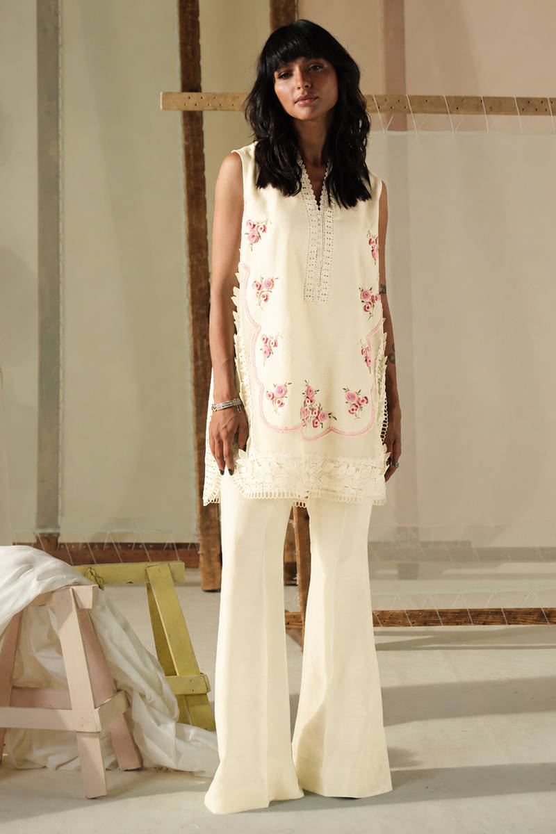 AQUA ROSE IN IVORY | DHOOP | FARIDA HASAN