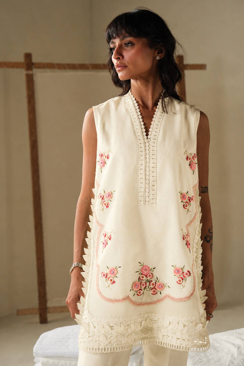 AQUA ROSE IN IVORY | DHOOP | FARIDA HASAN