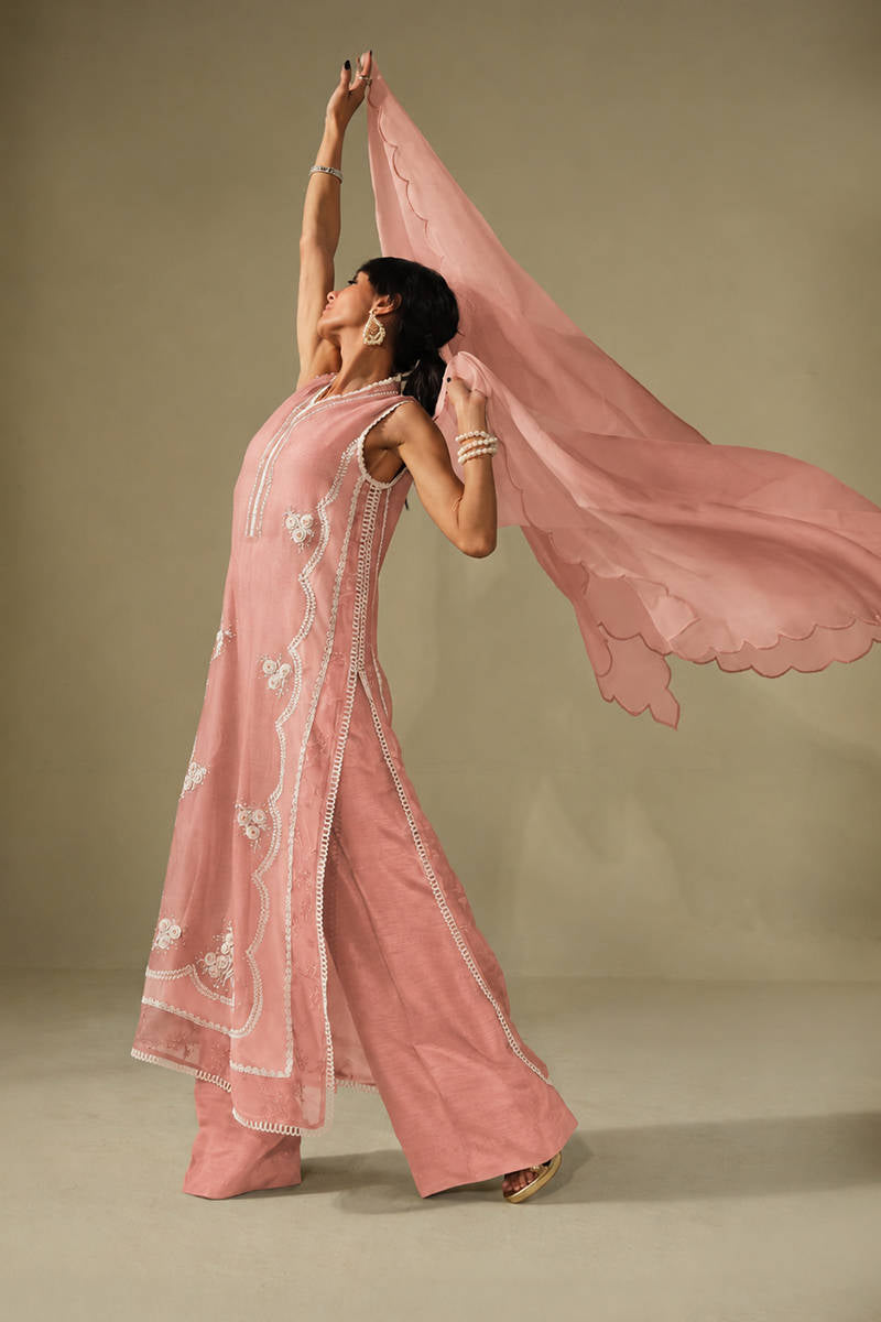 TOFFEE ROSE IN PINK | DHOOP | FARIDA HASAN
