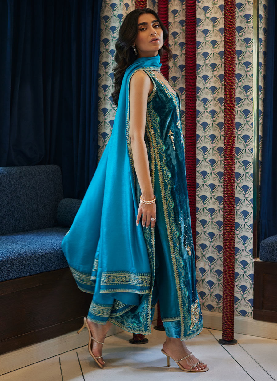 Sabiyya Shirt And Dupatta | Velvet | FARAH TALIB AZIZ