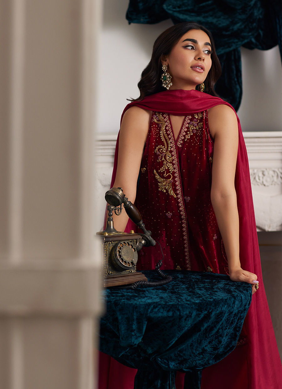 Ismaya Shirt And Dupatta | Velvet | FARAH TALIB AZIZ
