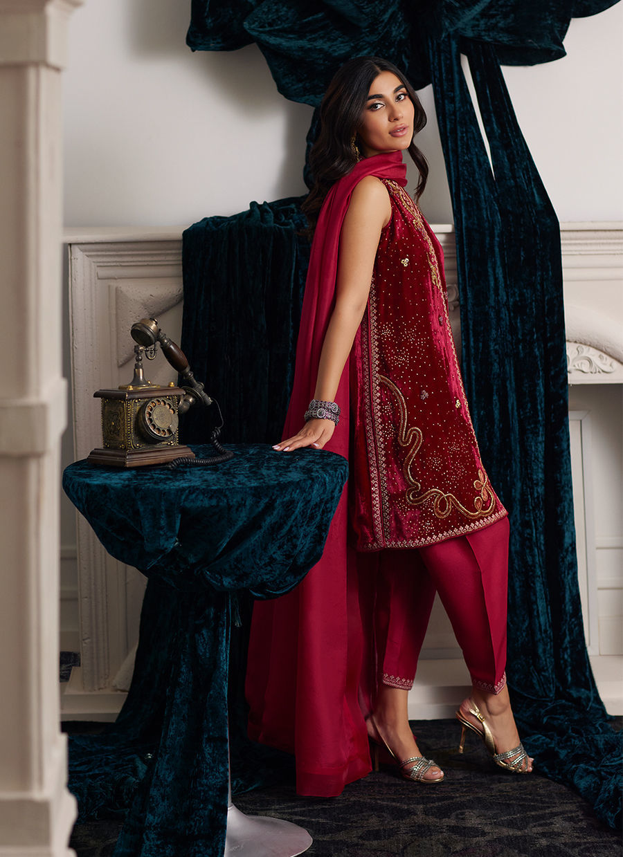 Ismaya Shirt And Dupatta | Velvet | FARAH TALIB AZIZ